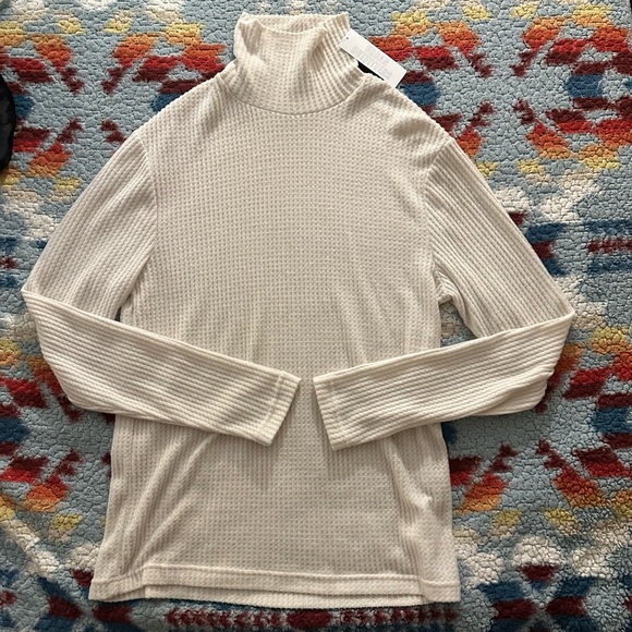 Urban Outfitters Turtle Neck Longline Sweater - Picture 1 of 7